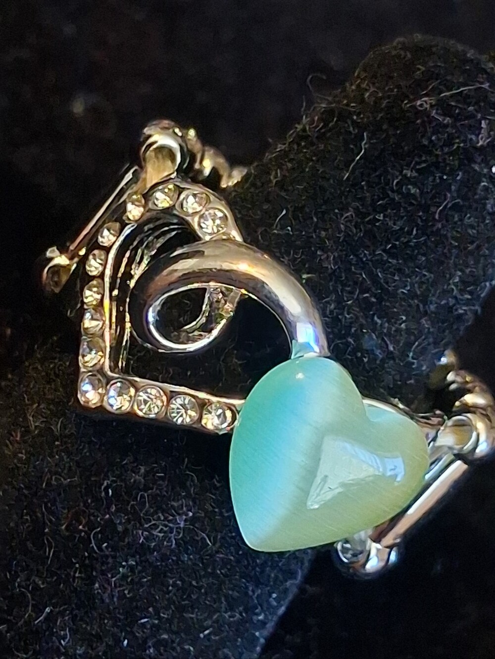 Paparazzi Silvertone Heart Link Stretch Ring with Green Cat's Eye Heart